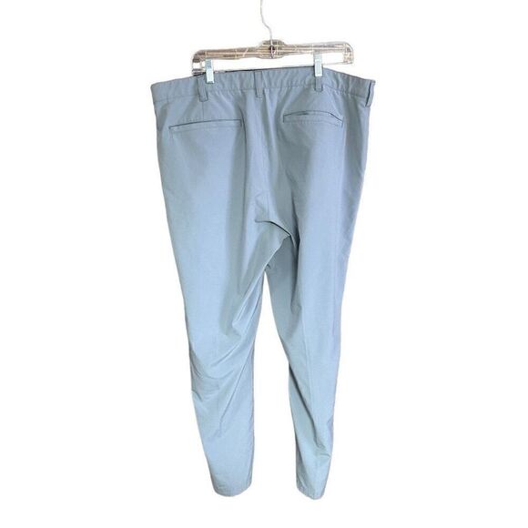 IZOD Golf Size 40 x 30 Grey Pants - Picture 2 of 3